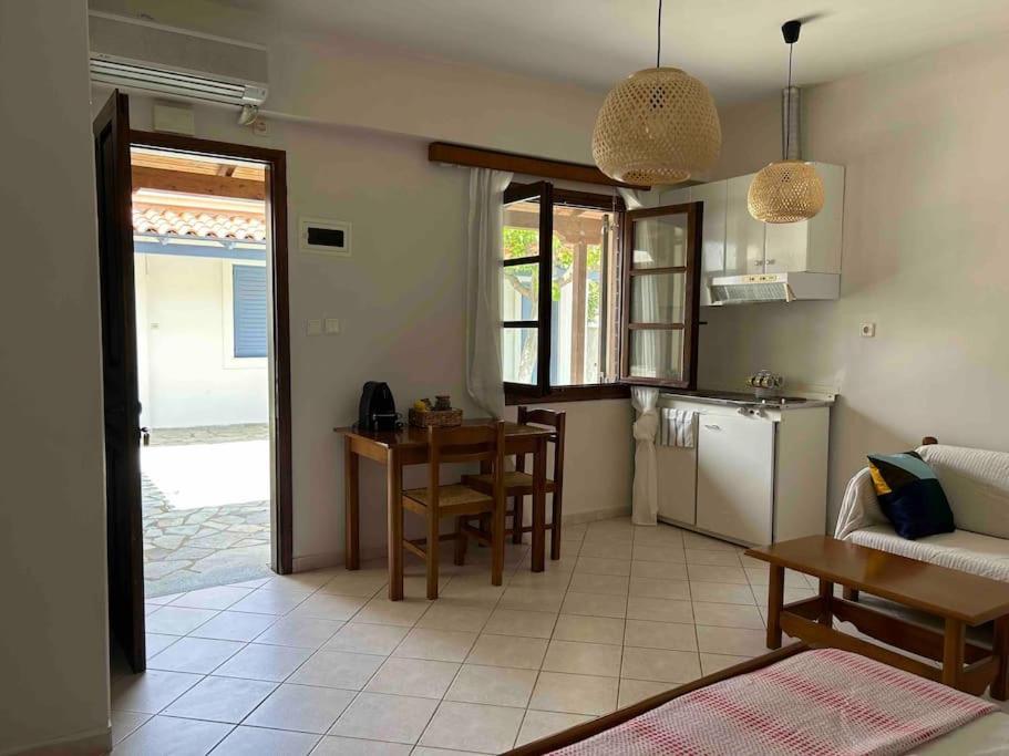 Cozy Studio In Skala, Agistri Apartment Exterior foto